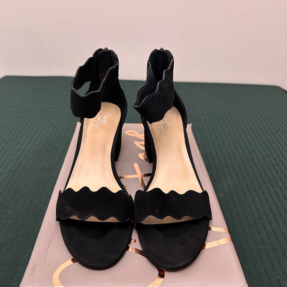 Black Ruffle Strap Sandals